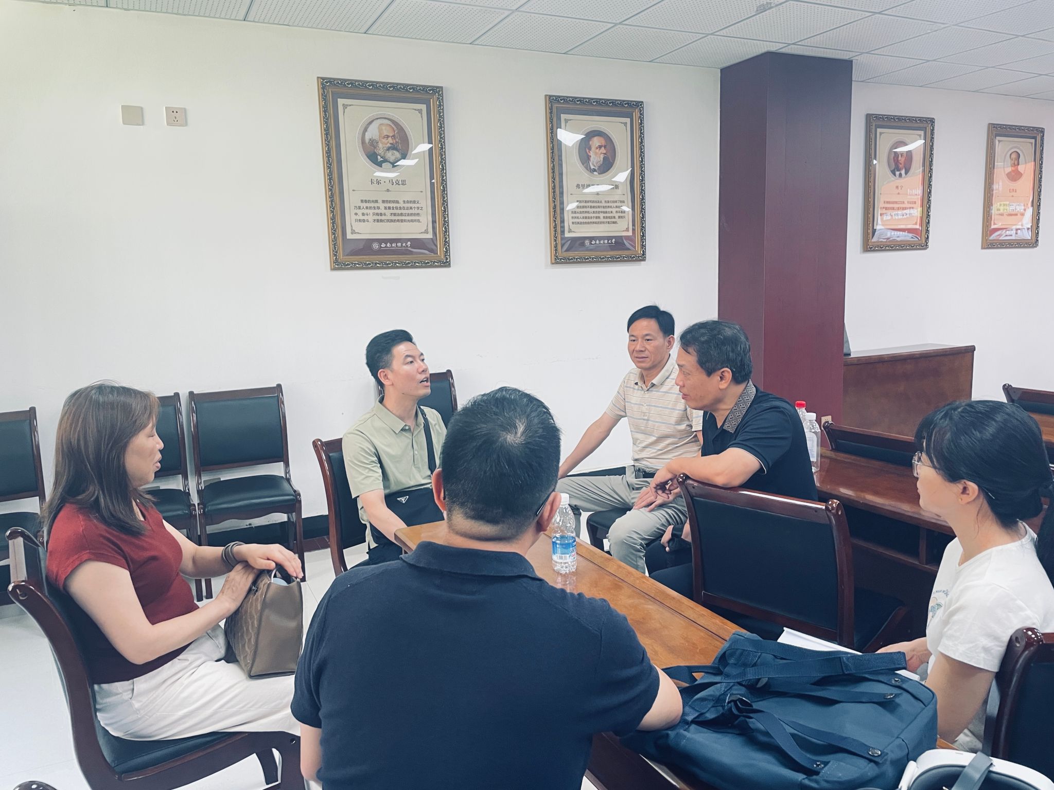 追尋足跡悟初心 實踐研修促提升——馬克思主義學院思政課教師暑期赴成都開展文化研修活動